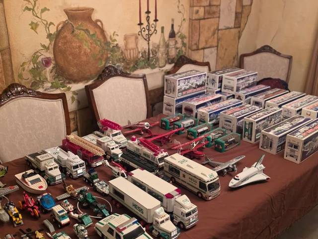 Items on offer in Hudson, FL — (QUALITY) Hudson FL Estate Sale