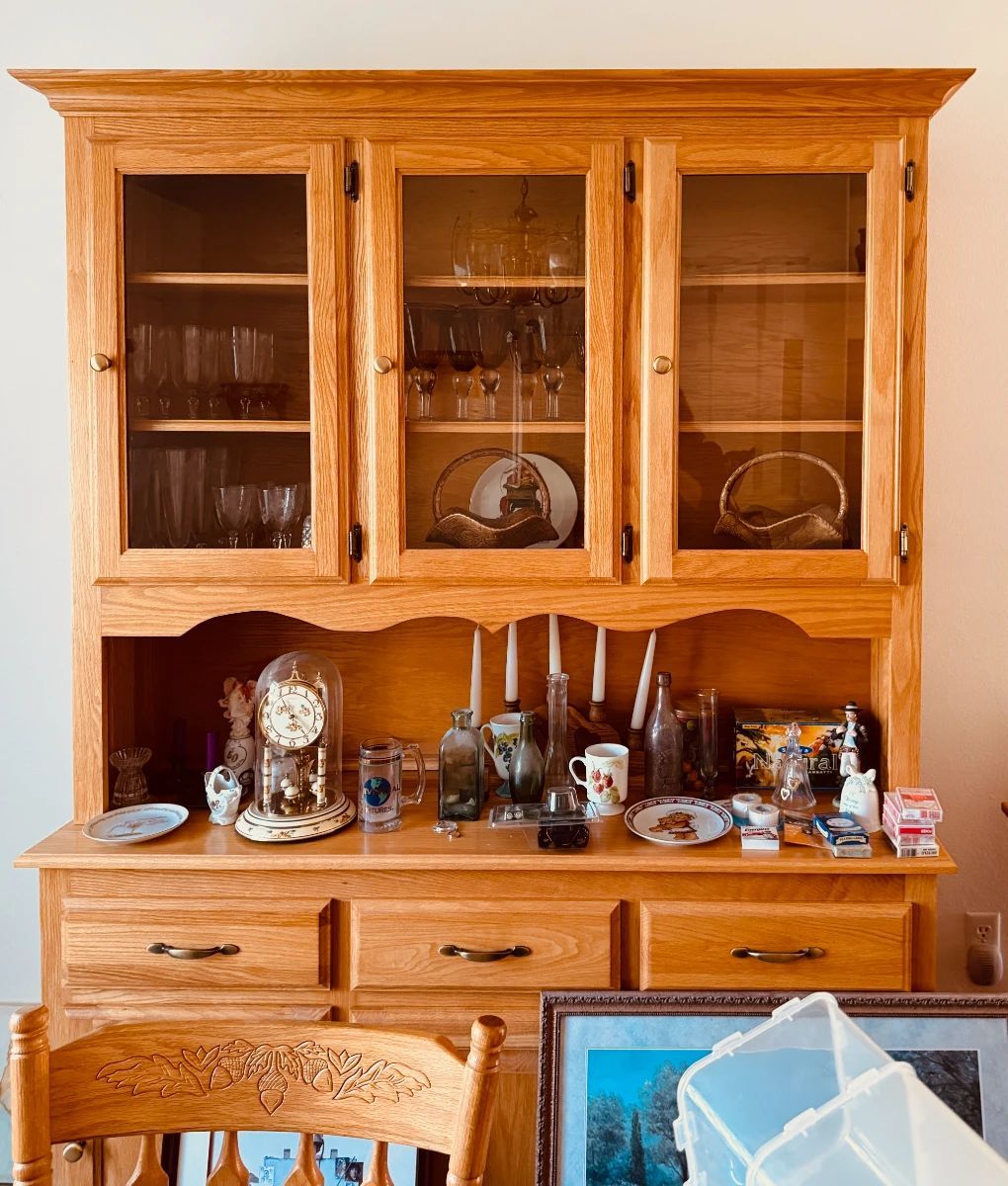 Items on offer in Spring Hill, FL — Amish-Crafted Oak & Vintage Treasures in Spring Hill