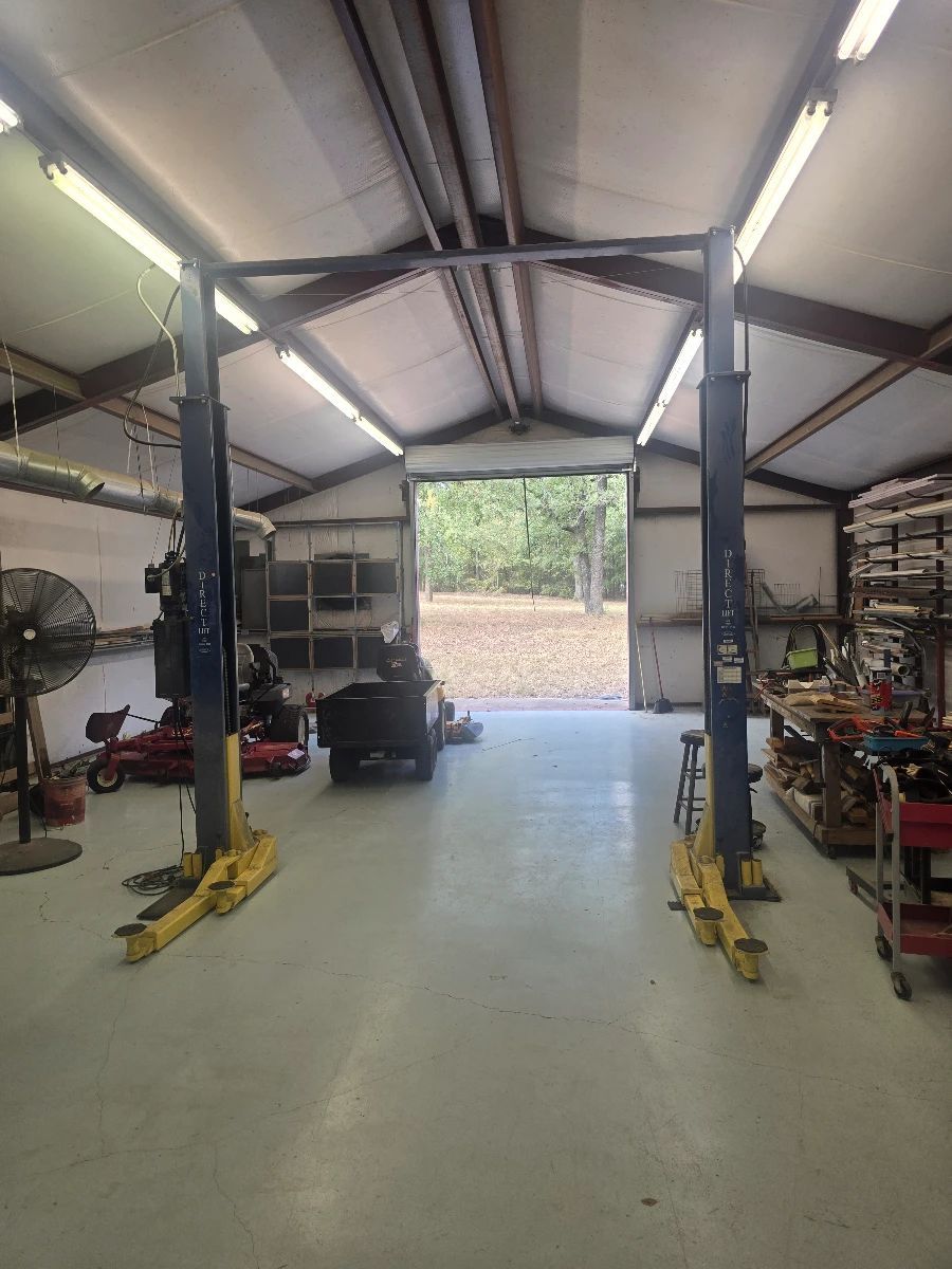 Items on offer in Burleson, TX — BIG BARN BONANZA!