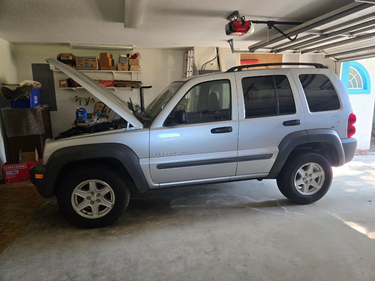 Items on offer in Ormond Beach, FL — Watercliff estate sale