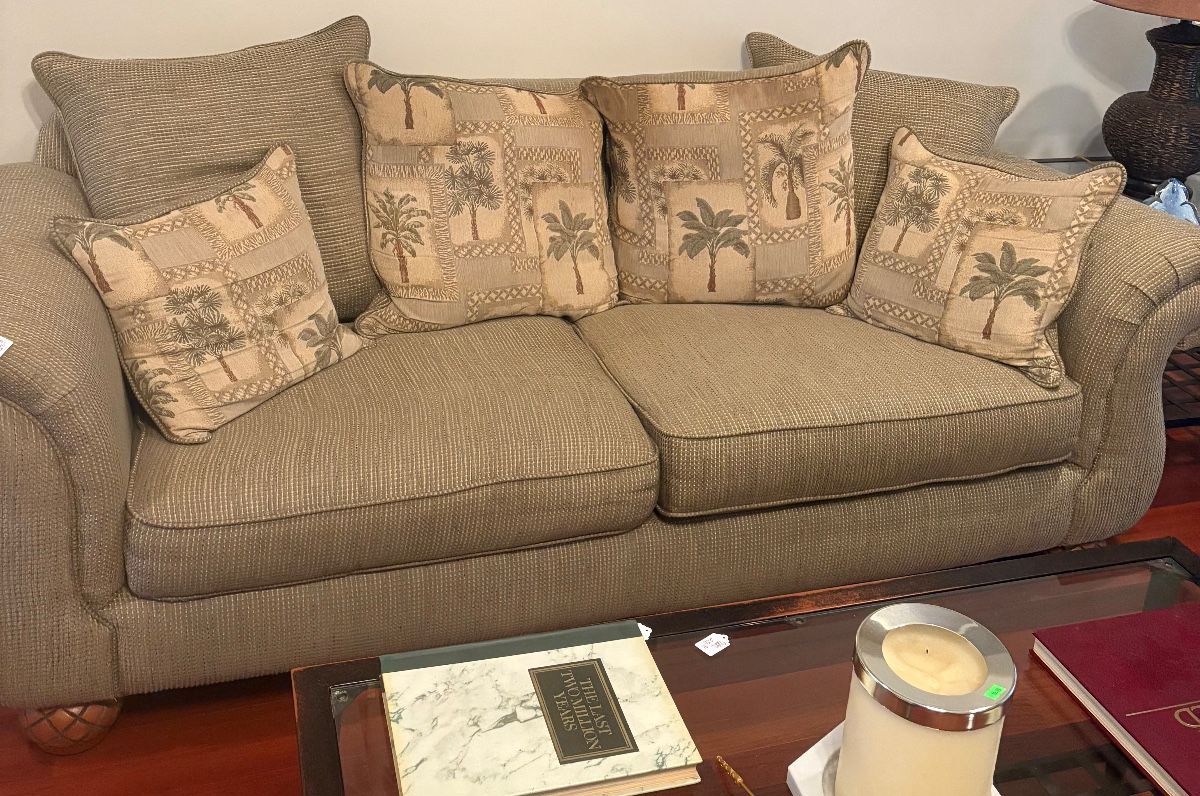 Items on offer in Brunswick, GA — Oak Grove Island Beauty