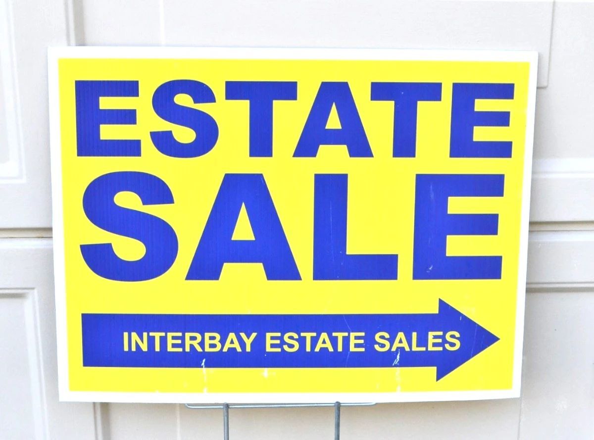 Items on offer in Largo, FL — ESTATE SALE THAT IS  LOADED WITH  YEARS OF COLLECTING
