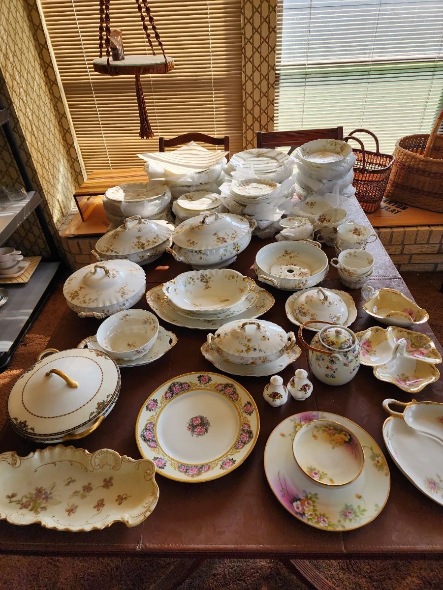 Items on offer in Richardson, TX — Swiss Family Treasures! Antiques, Roseville, Weller, Limoges, Silver Coins & More!