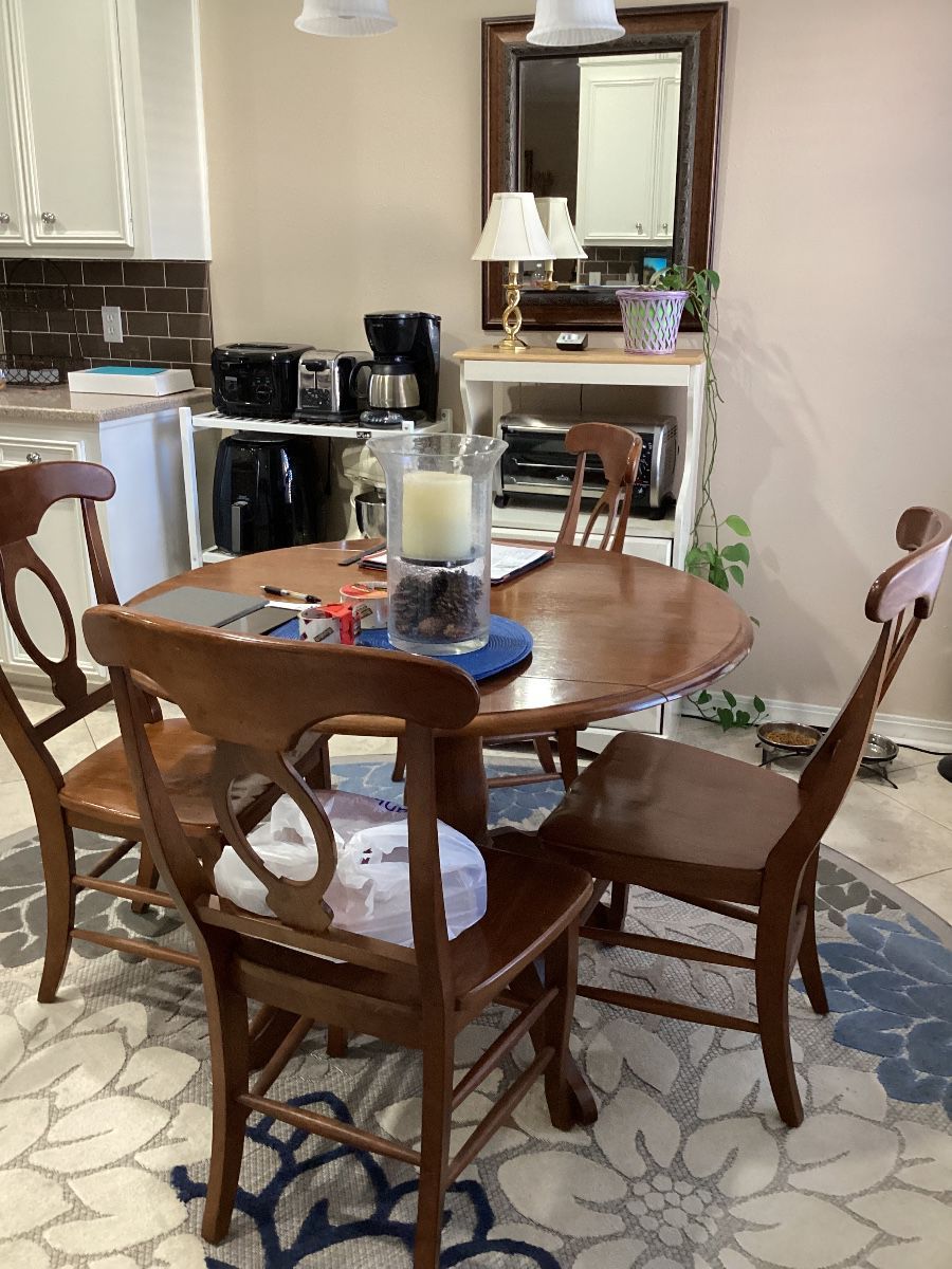 Items on offer in Shreveport, LA — Another Man’s Treasure-SHREVEPORT SALE