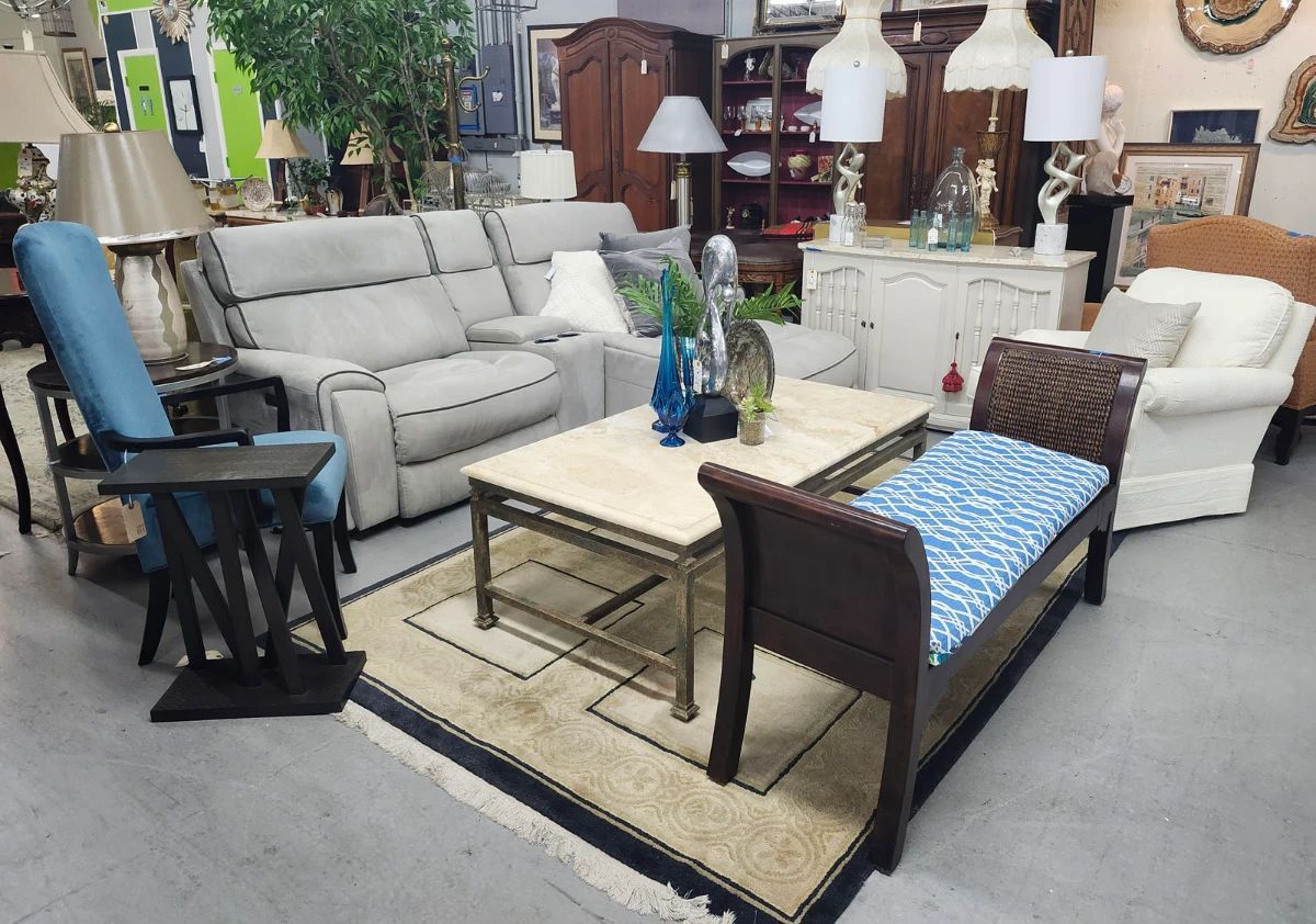 Items on offer in Sarasota, FL — Laurel Park Estate