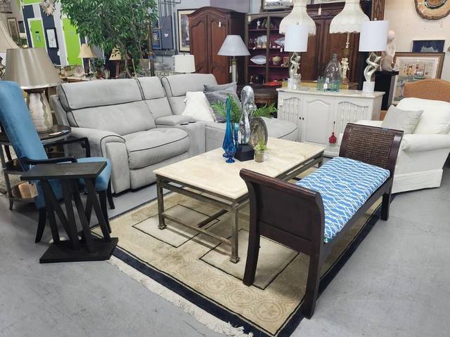 Items on offer in Sarasota, FL — Laurel Park Estate