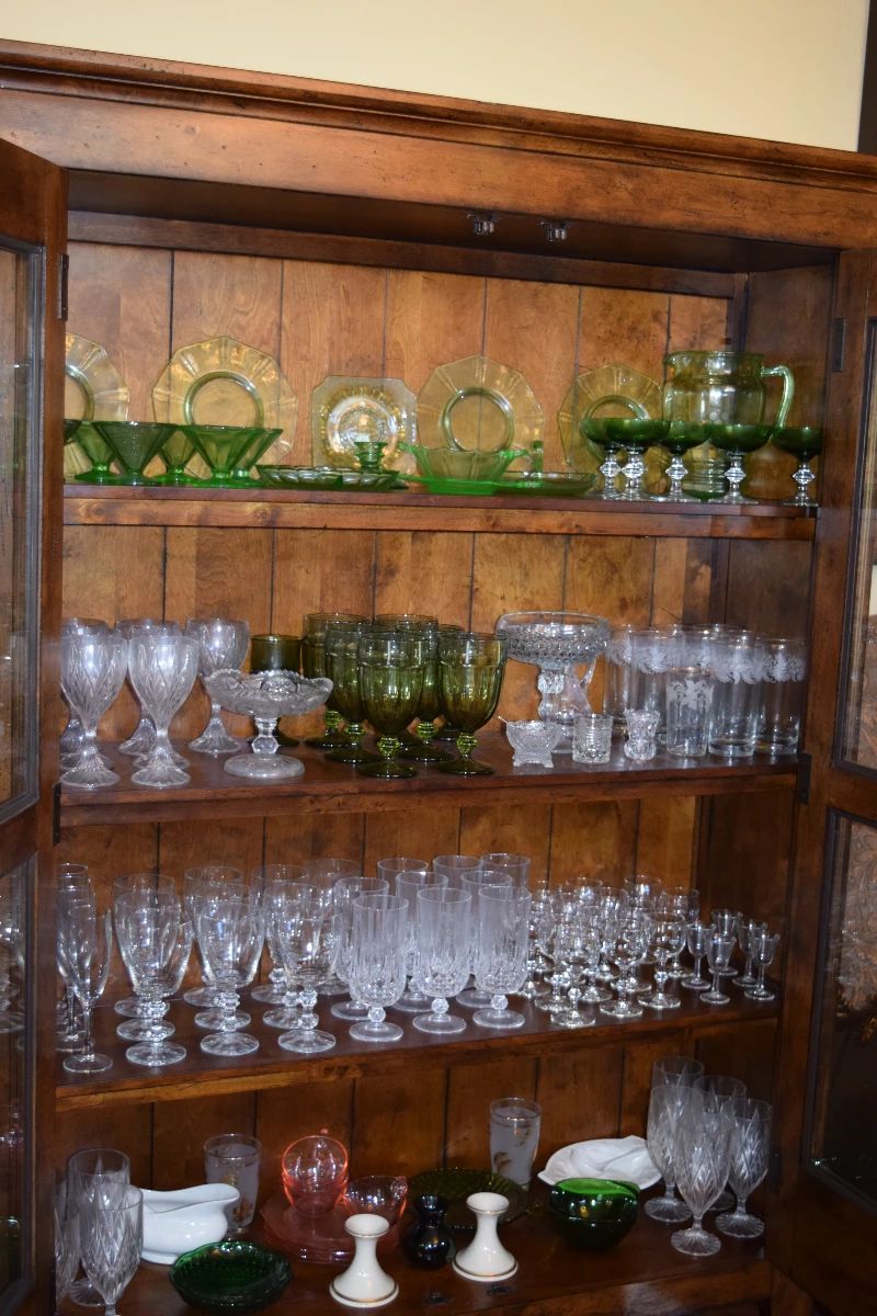 Items on offer in Lithia, FL — Incredible  Estate Sale In FishHawk Lakes