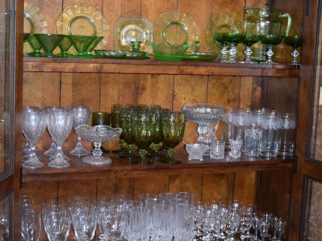 Items on offer in Lithia, FL — Incredible Estate Sale In FishHawk Lakes