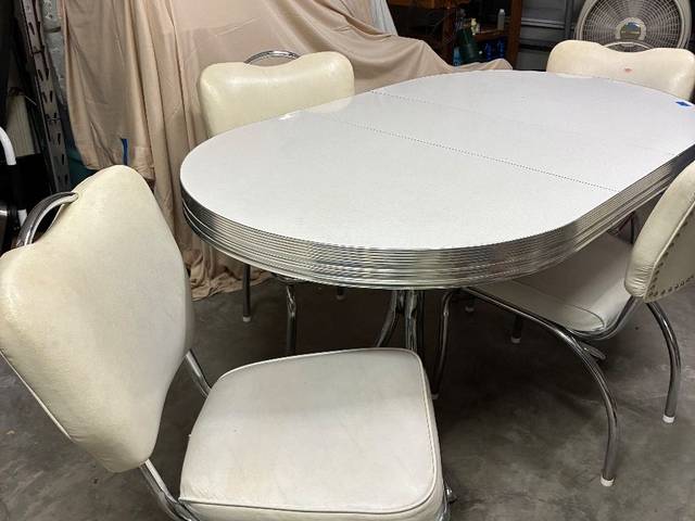 Items on offer in Viera, FL — GINORMOUS: Thousands of COOL TREASURE FINDS, Smalls and Furniture Too