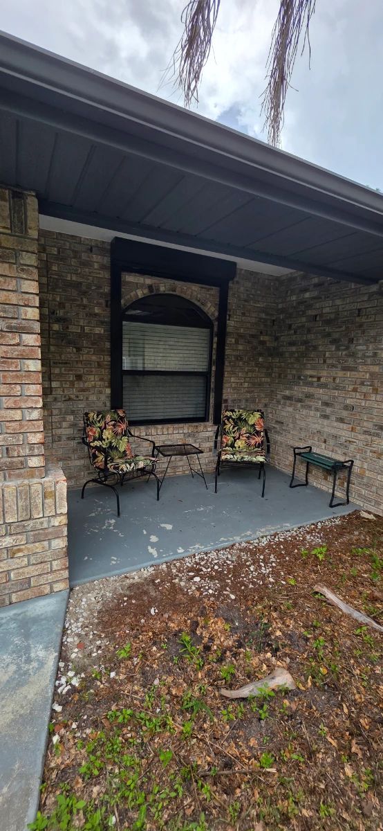 Items on offer in Deland, FL — A Fabulous Find in Deland