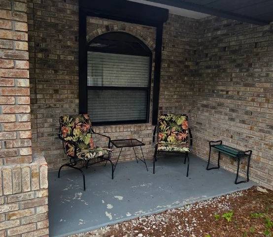Items on offer in Deland, FL — A Fabulous Find in Deland