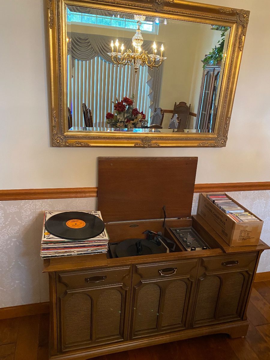 Items on offer in Orange Park, FL — Beautiful Home off Dr’s Lake