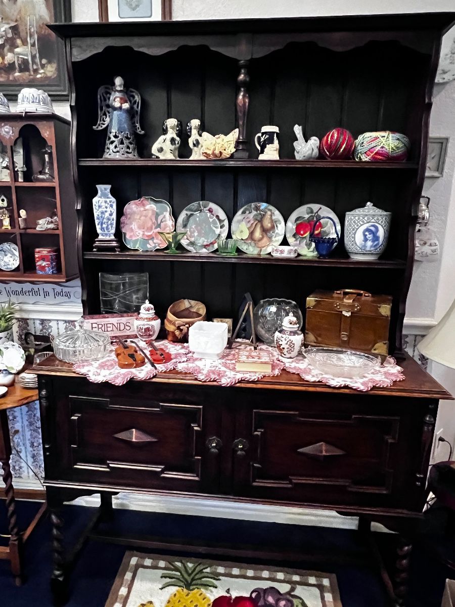 Items on offer in Burleson, TX — Amazing Burleson Estate- Bent Oaks Neighborhood