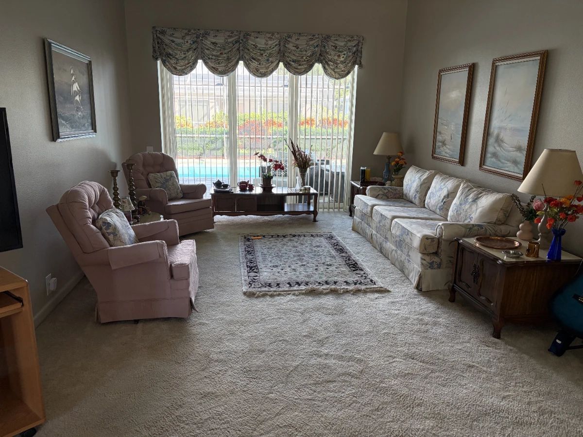 Items on offer in Dunedin, FL — Estate Sales Made Easy LLC.