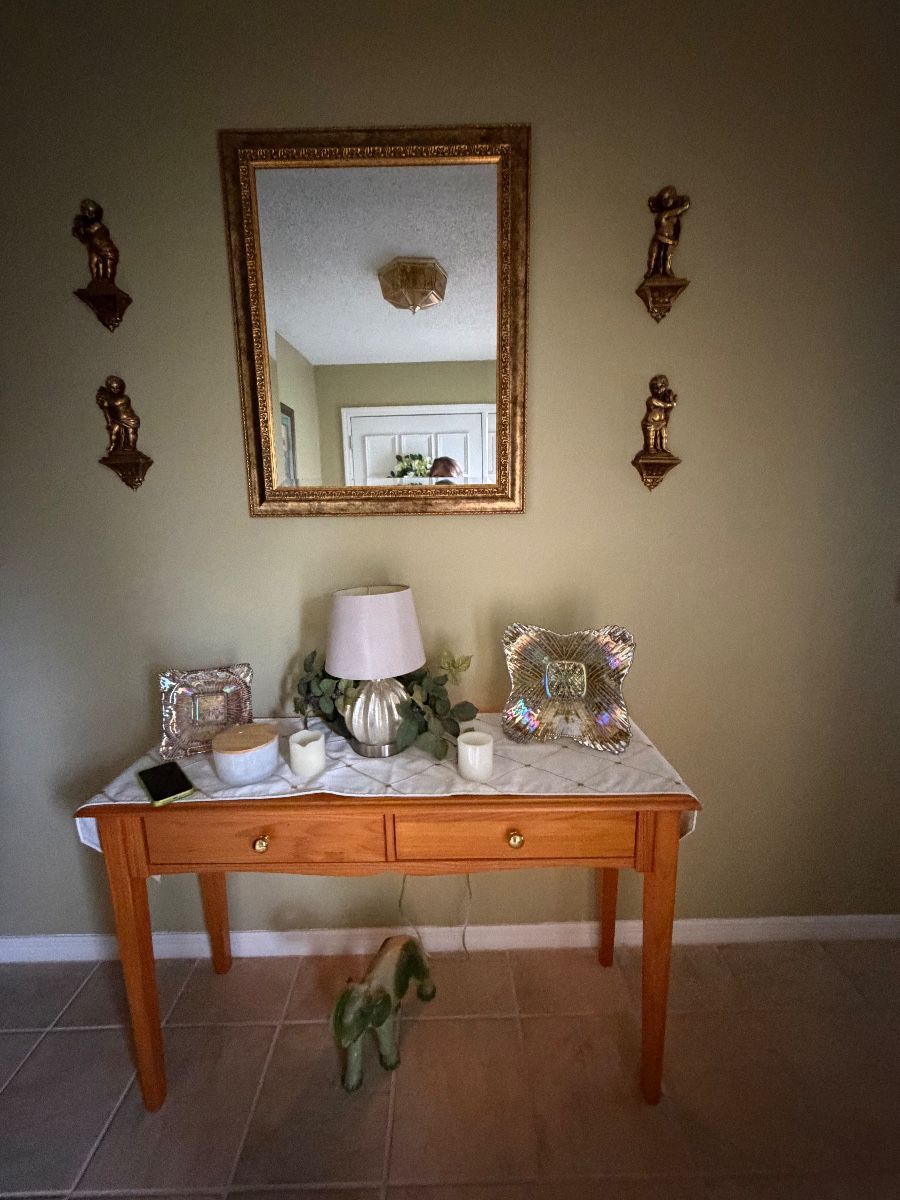 Items on offer in Ocala, FL — More Splendid Estate Sale