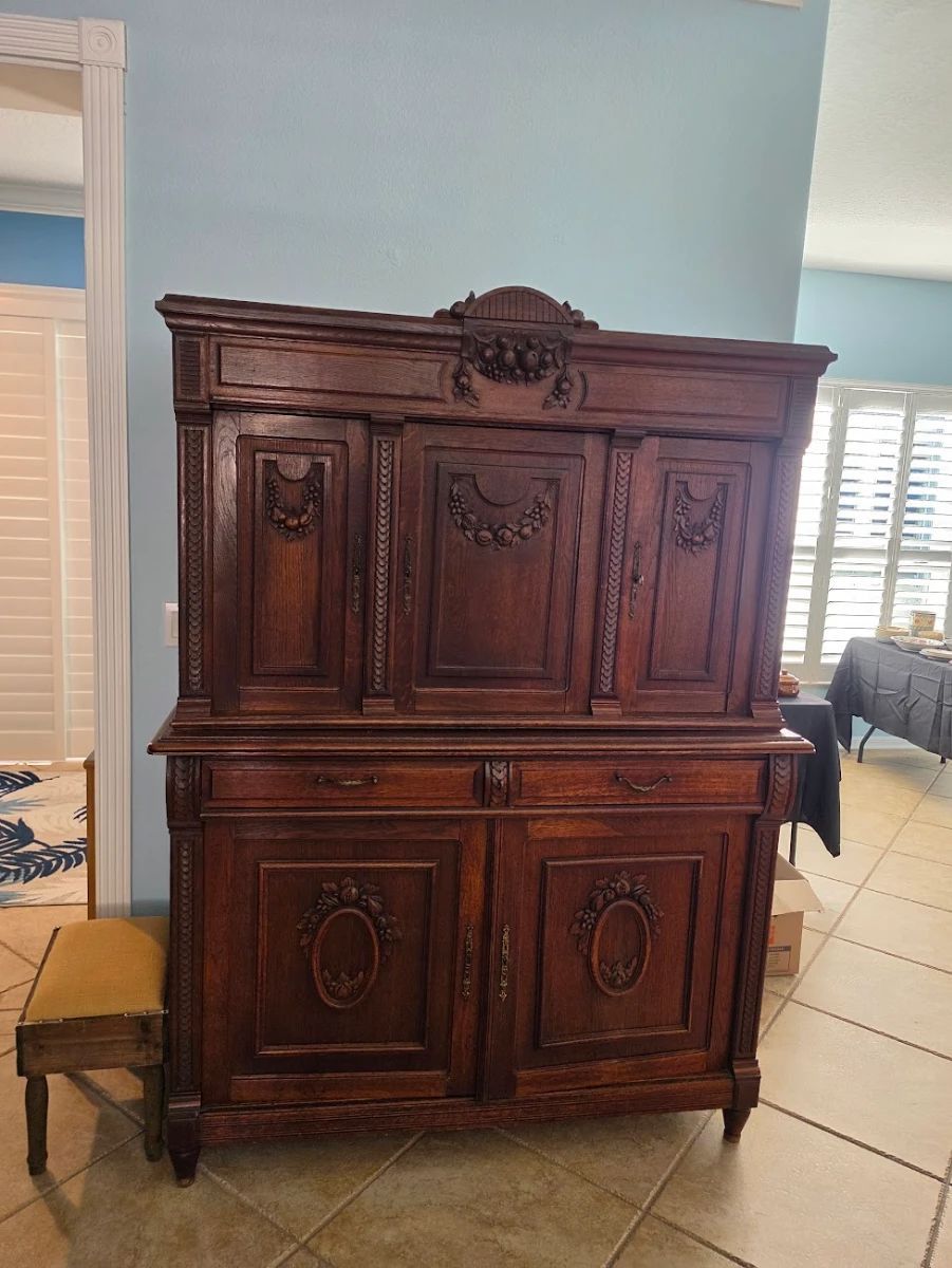 Items on offer in Clermont, FL — Scholl Downsizing Sale
